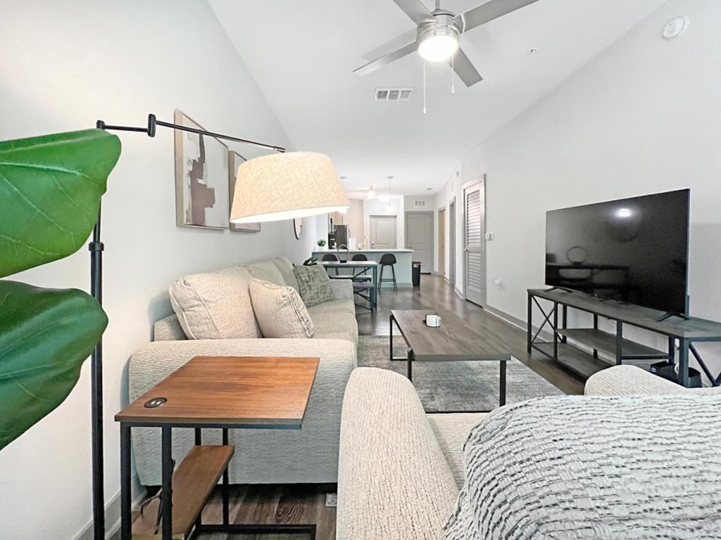 month-to-month rental Tampa